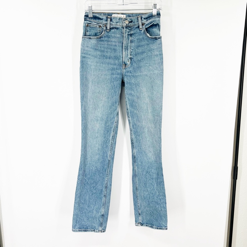 Abercrombie & Fitch The ‘90s Straight Jeans Ultra High Rise